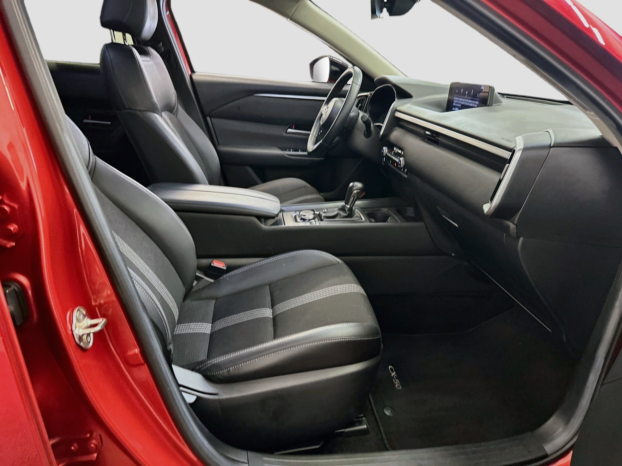 Used 2025 MAZDA CX-50 AWD 2.5 S w/ Preferred Package image 33