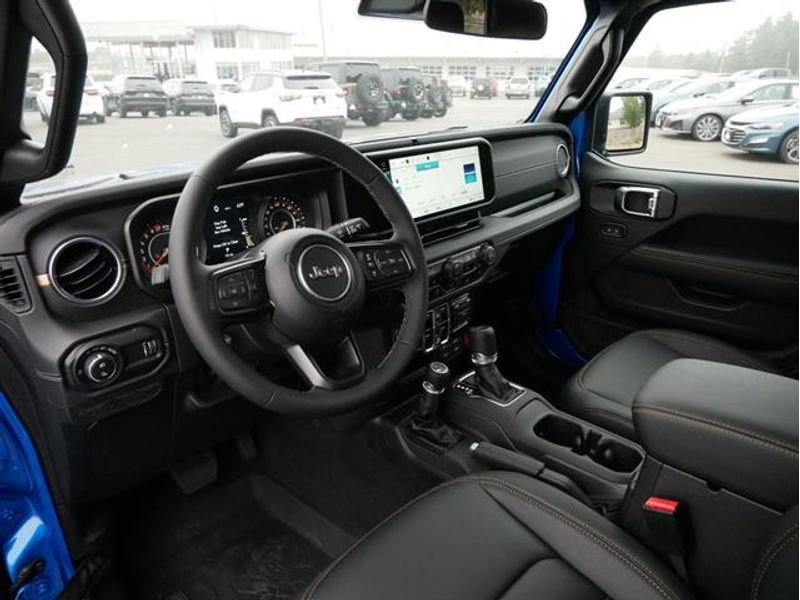 New 2025 Jeep Gladiator Sport image 14