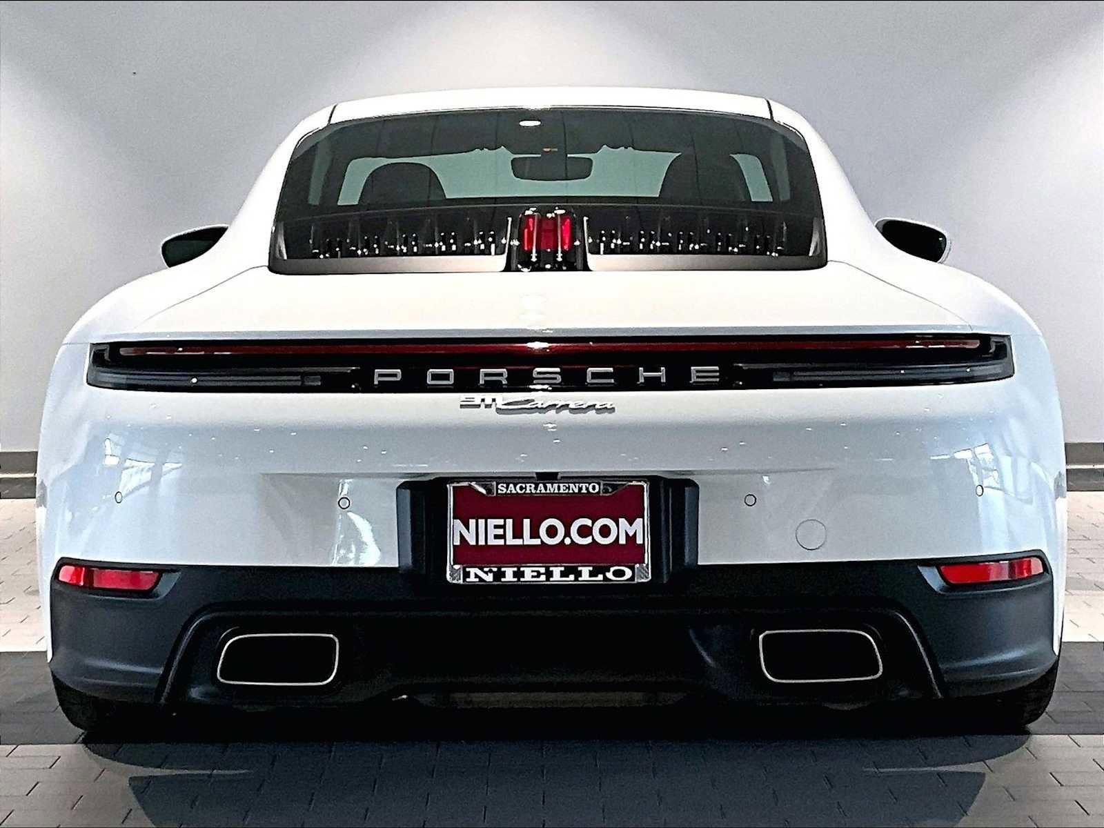 Used 2025 Porsche 911 Carrera image 9