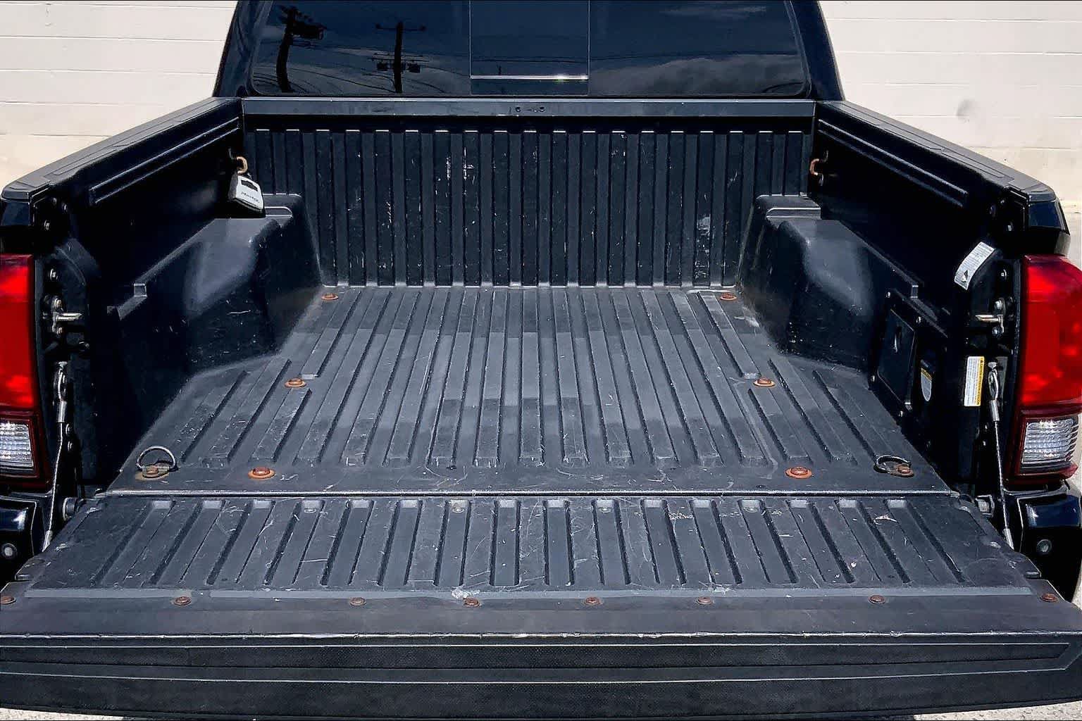 Used 2019 Toyota Tacoma 2WD Double Cab image 18