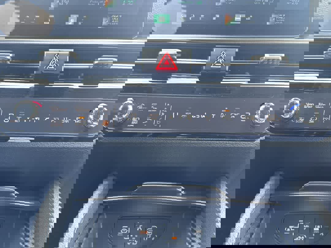 New 2026 Kia Sportage EX w/ EX Panoramic Sunroof Package image 18