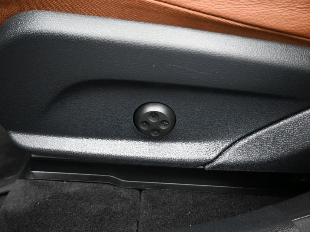 Used 2020 Mercedes-Benz GLC 43 AMG 4MATIC w/ Parking Assistance Package image 13