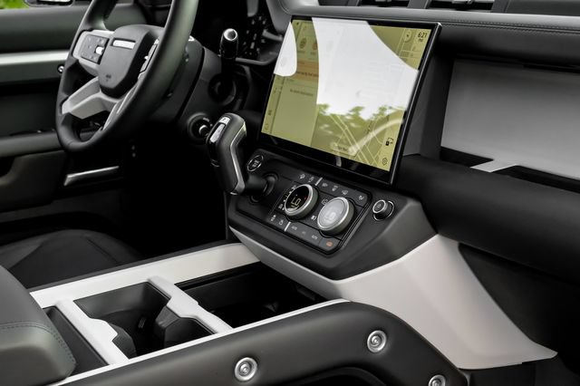 New 2026 Land Rover Defender 110 X-Dynamic SE AWD/4WD image 29