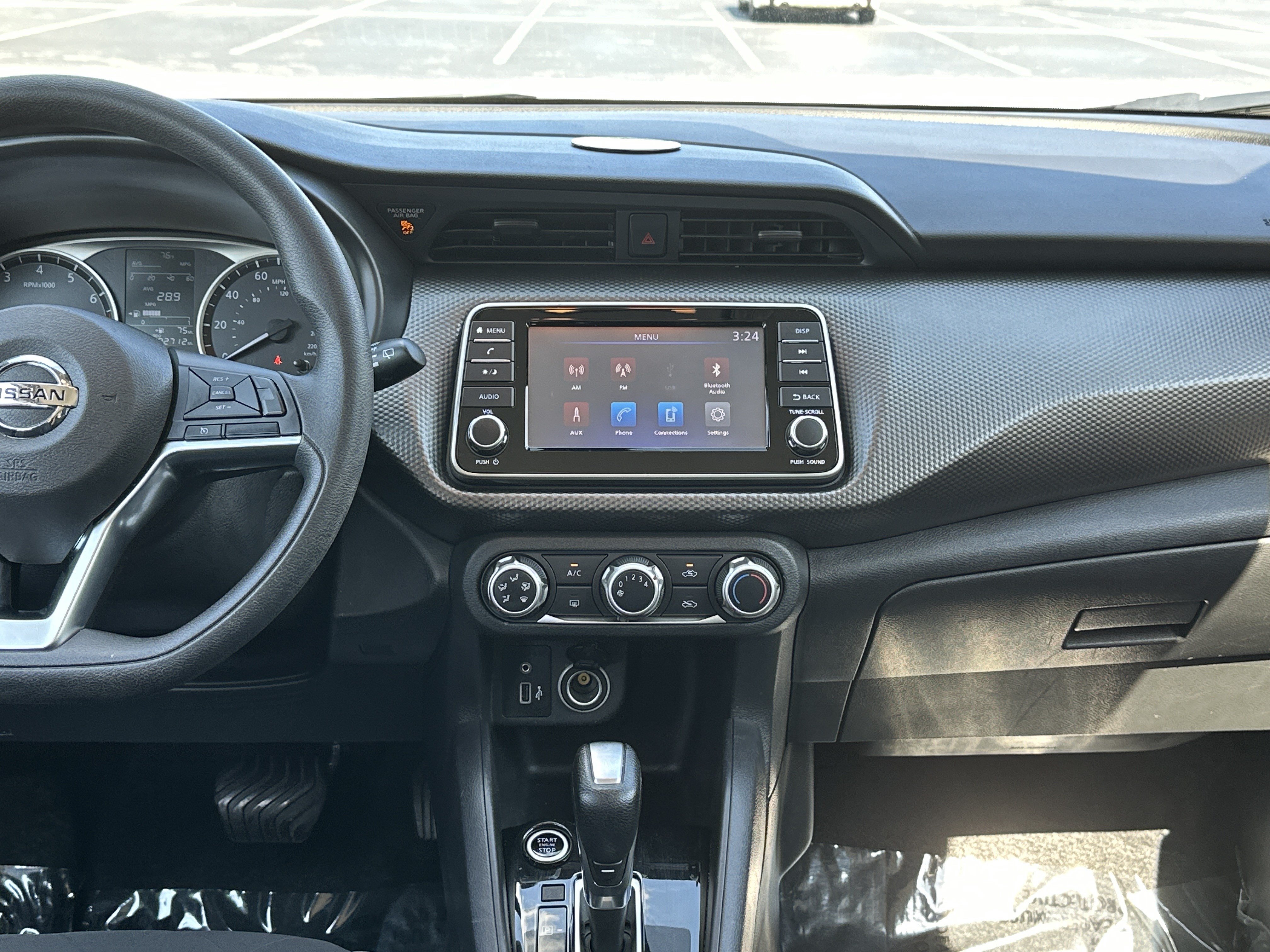 Used 2020 Nissan Kicks S FWD image 30
