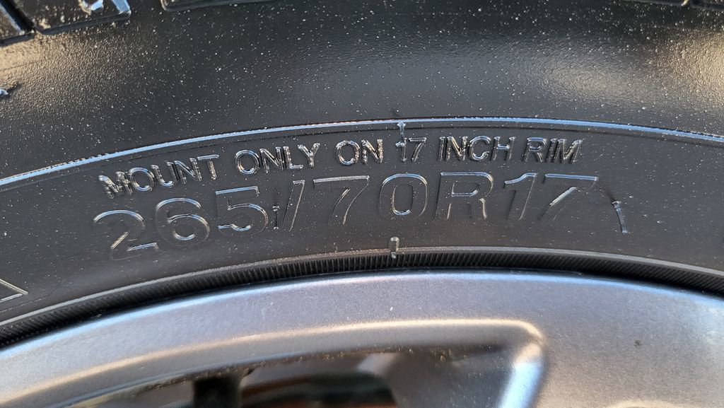 Used 2024 Ford Ranger XLT w/ FX4 Off-Road Package image 13