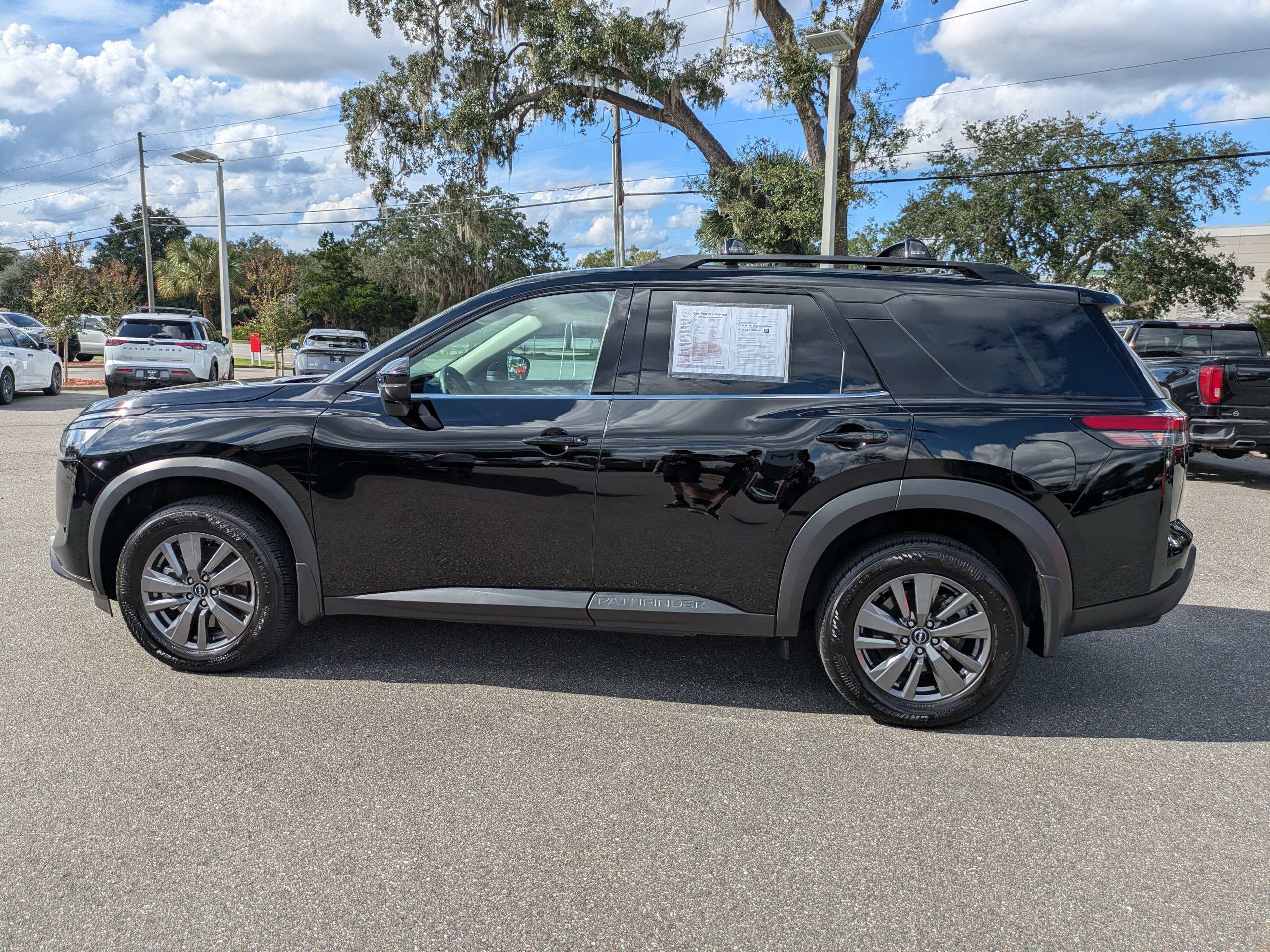 Certified 2025 Nissan Pathfinder SV AWD/4WD image 7