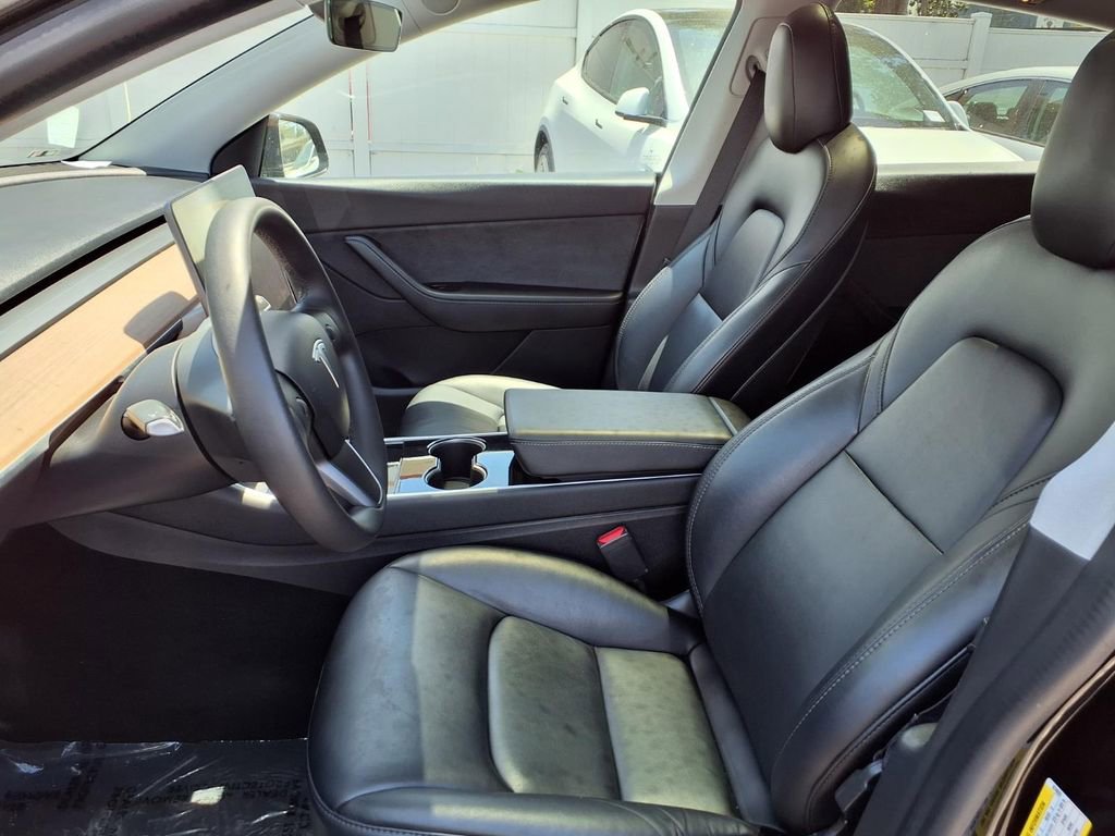 Used 2021 Tesla Model Y Long Range AWD/4WD image 19