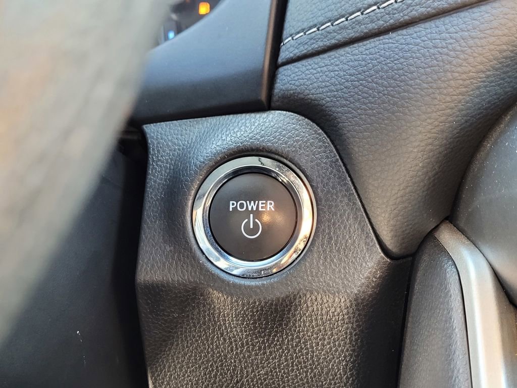 Used 2025 Toyota RAV4 XLE image 28