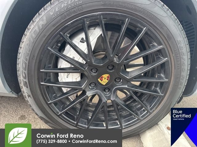Used 2021 Porsche Cayenne GTS AWD/4WD image 18