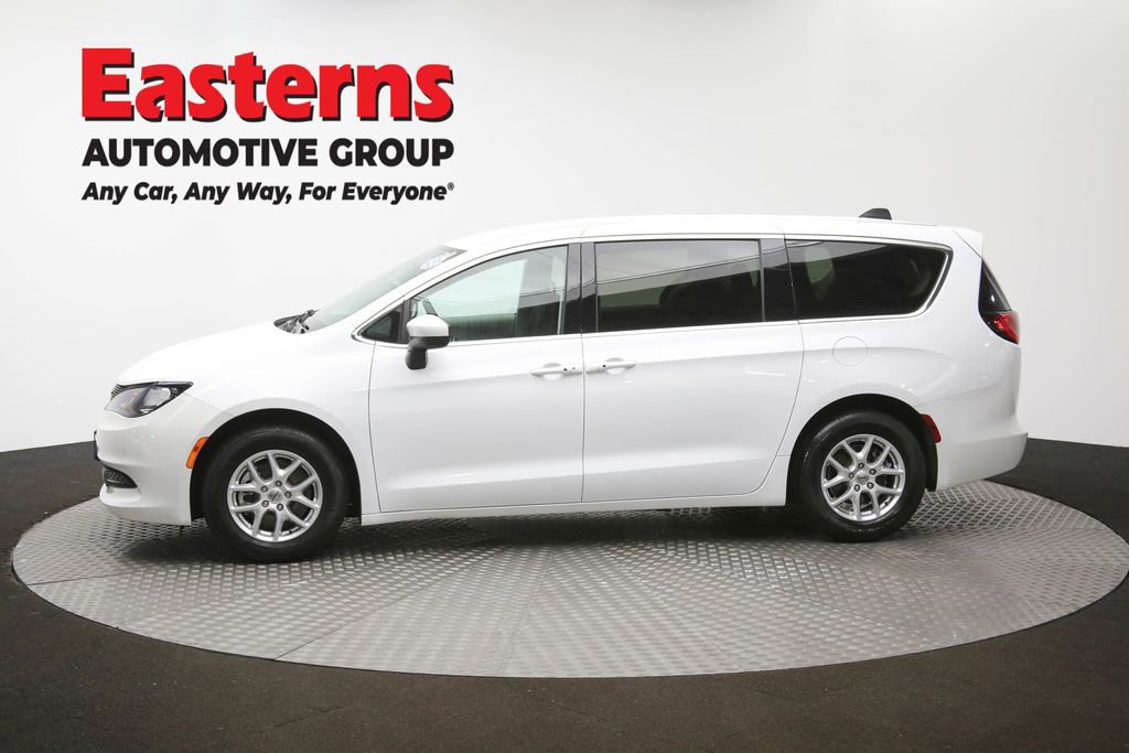 Used 2022 Chrysler Voyager LX image 56