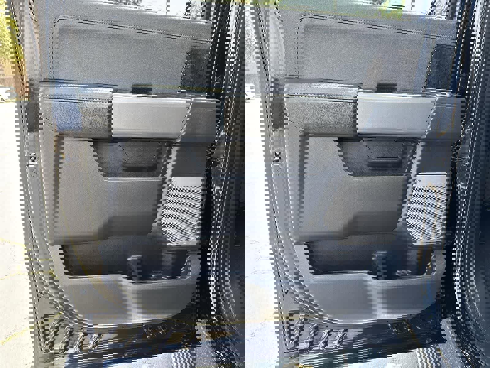 Used 2023 Ford F250 Lariat w/ Lariat Ultimate Package image 27