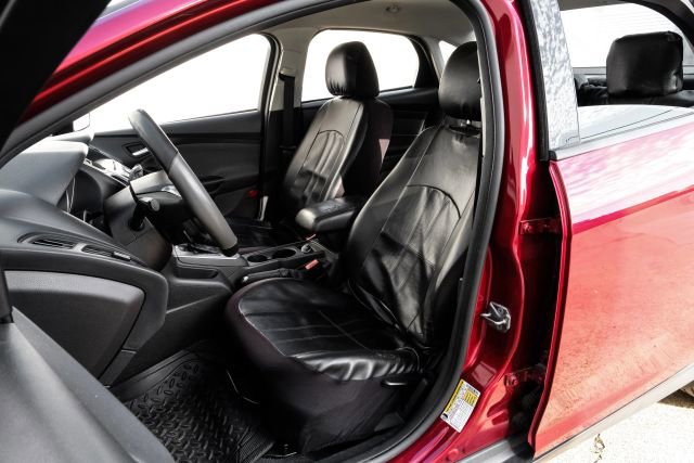 Used 2013 Ford Focus SE image 4