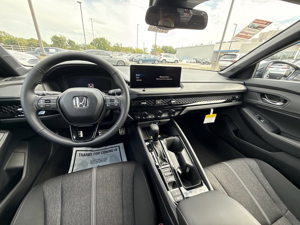 Used 2025 Honda Accord Sport image 6