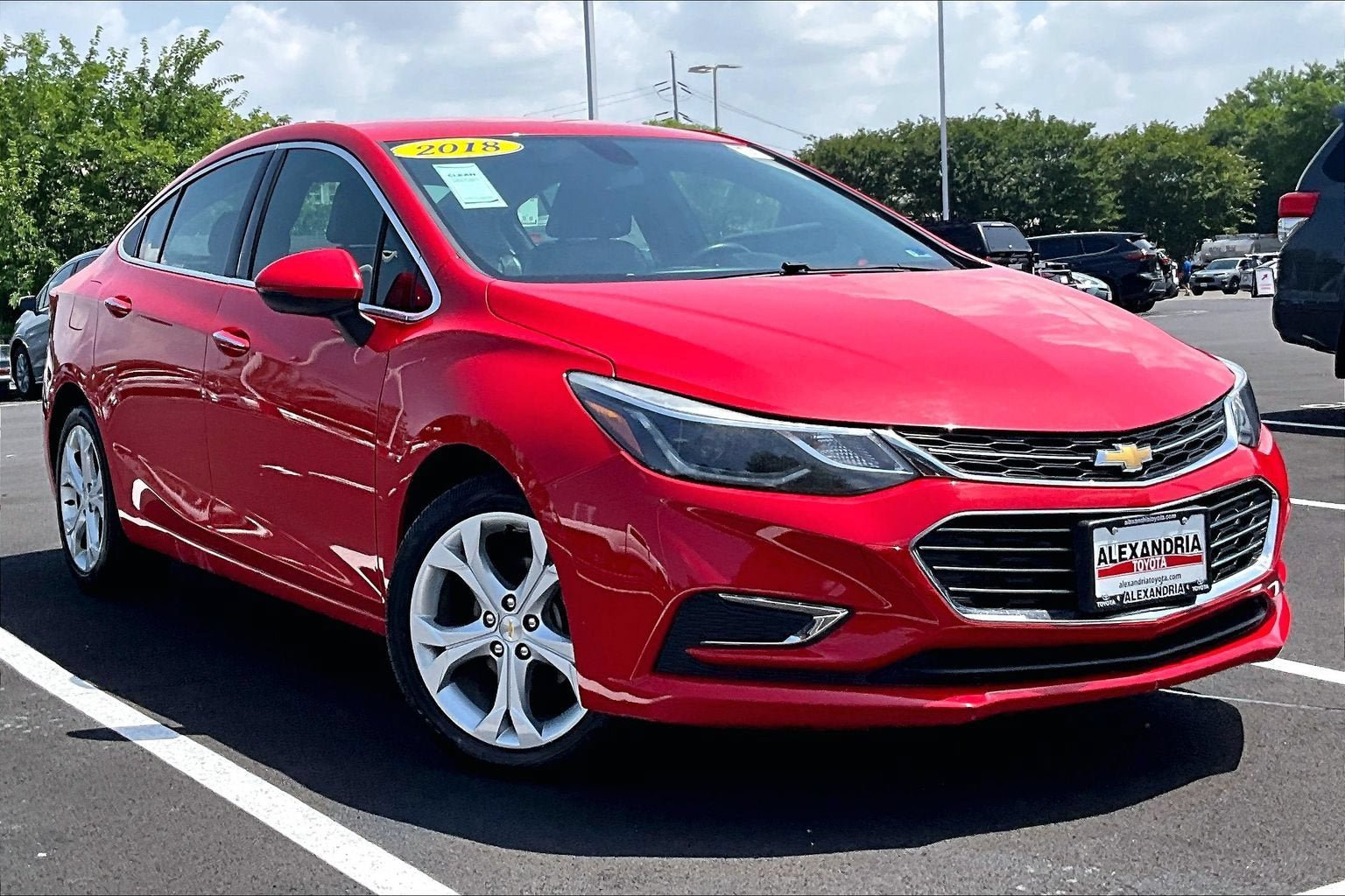 Used 2018 Chevrolet Cruze Premier FWD image 2