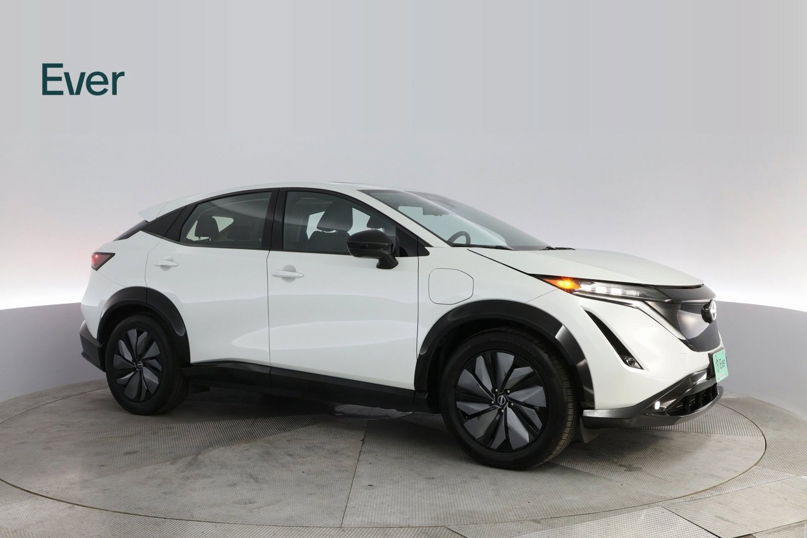 Used 2023 Nissan Ariya AWD image 5