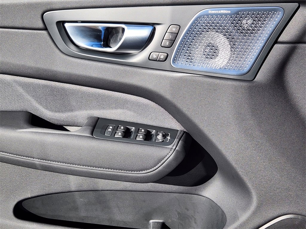 Used 2026 Volvo XC60 T8 Polestar w/ Protection Package Premier image 12