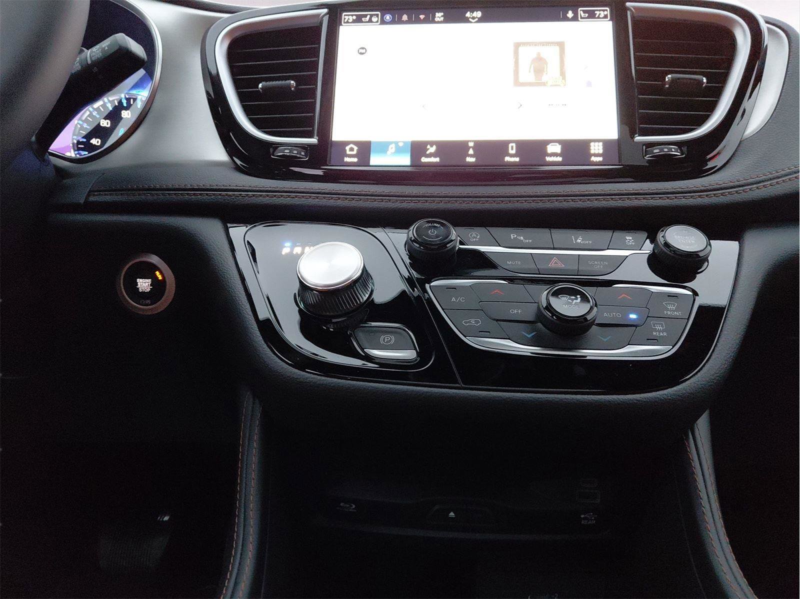New 2026 Chrysler Pacifica Pinnacle image 11