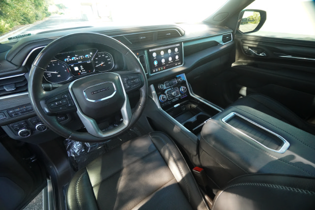 Used 2021 GMC Yukon Denali w/ Denali Ultimate Package AWD/4WD image 21