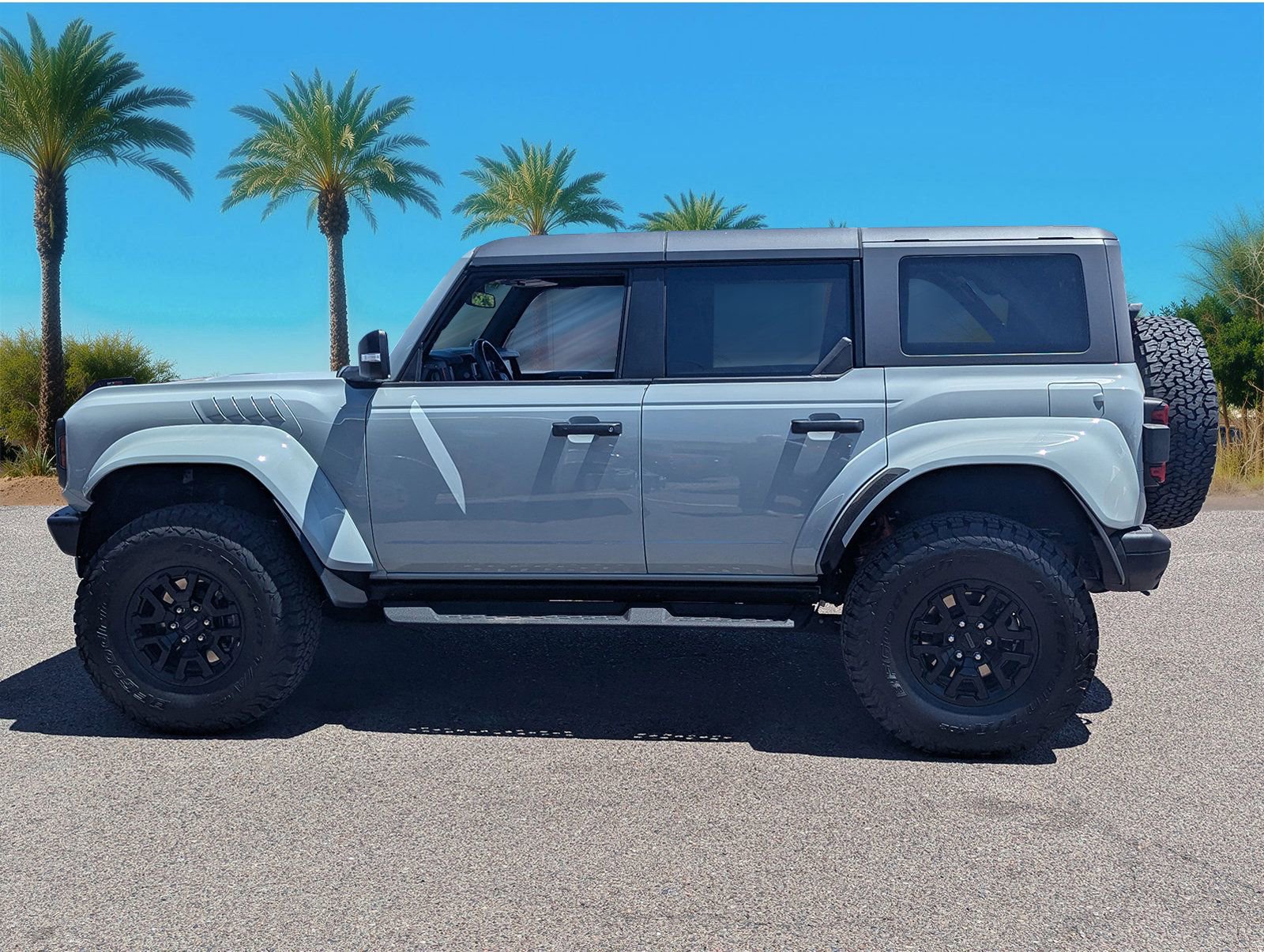 Certified 2024 Ford Bronco Raptor w/ Interior Carbon Fiber Pack 6 AWD/4WD image 2