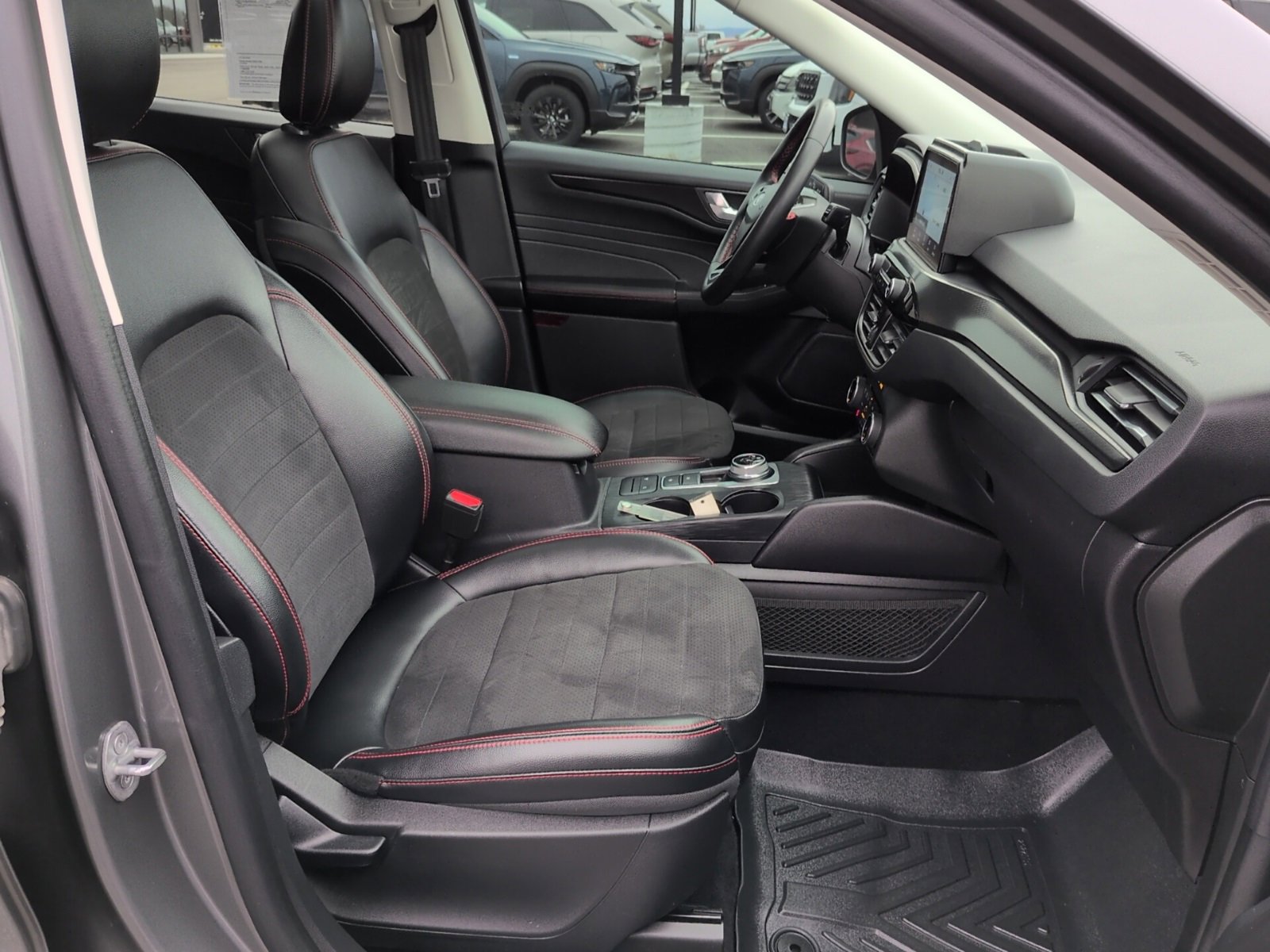 Used 2022 Ford Escape SEL w/ SEL Stealth AWD Package image 18