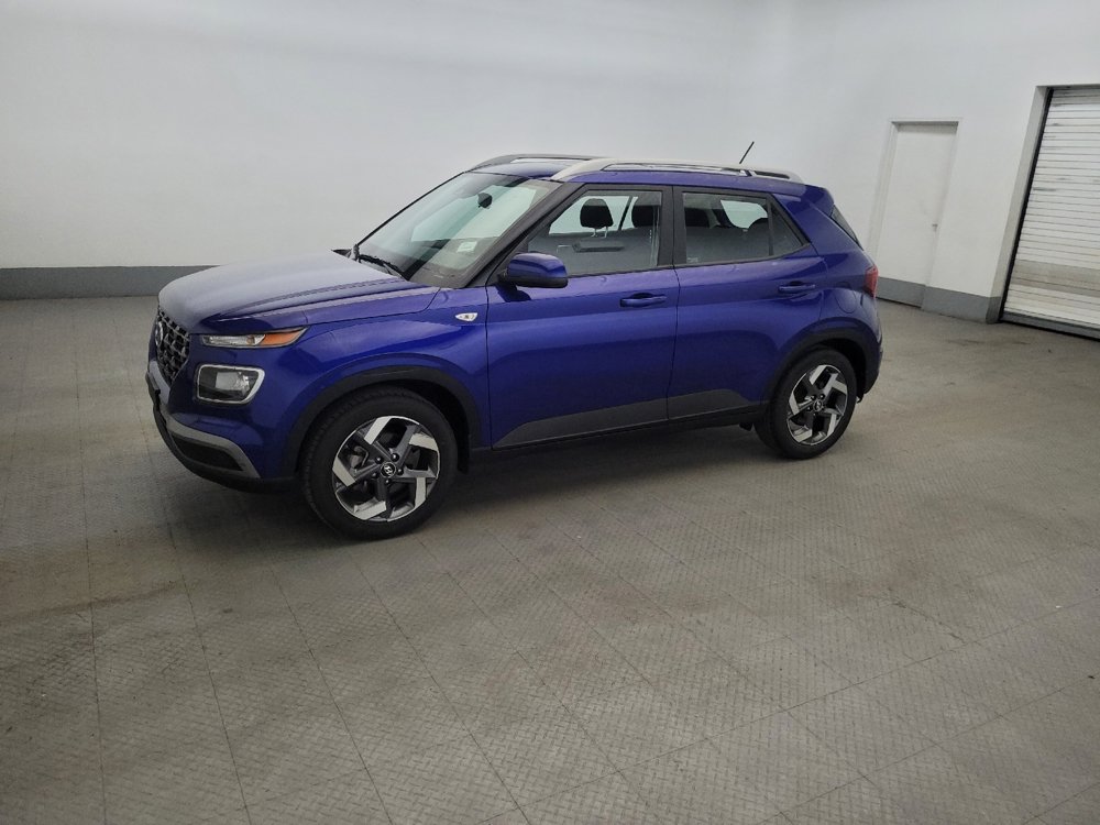 Used 2024 Hyundai Venue SEL FWD image 2