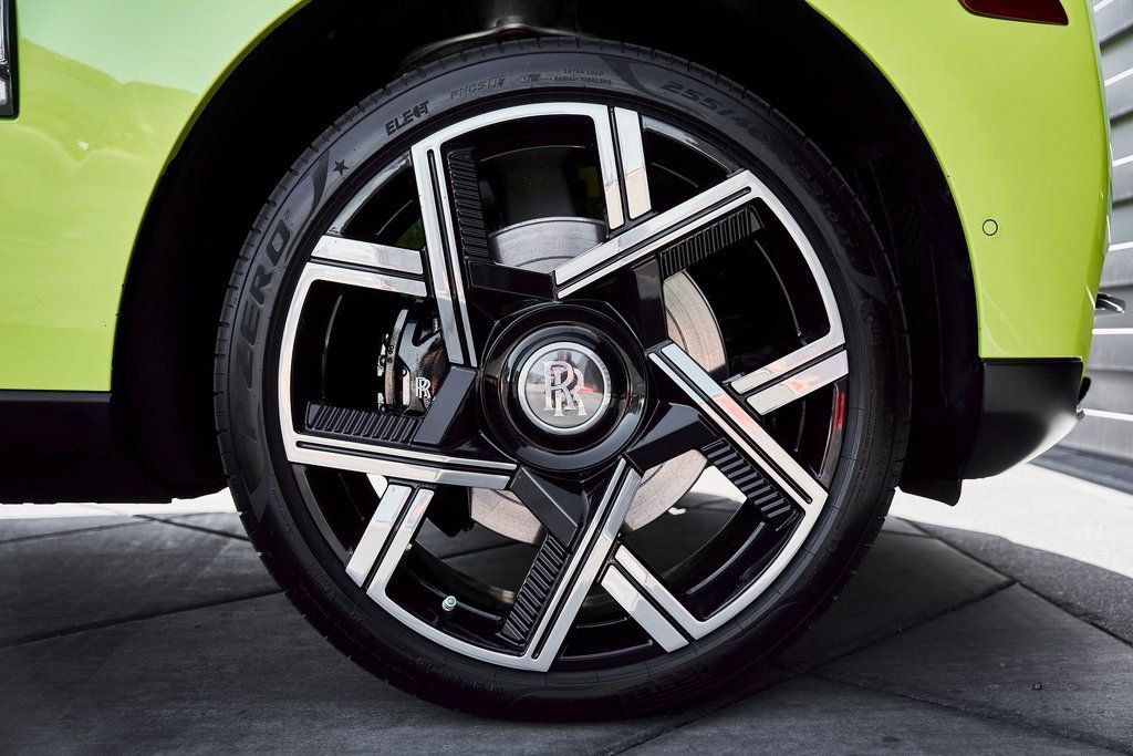 Used 2024 Rolls-Royce Cullinan image 27