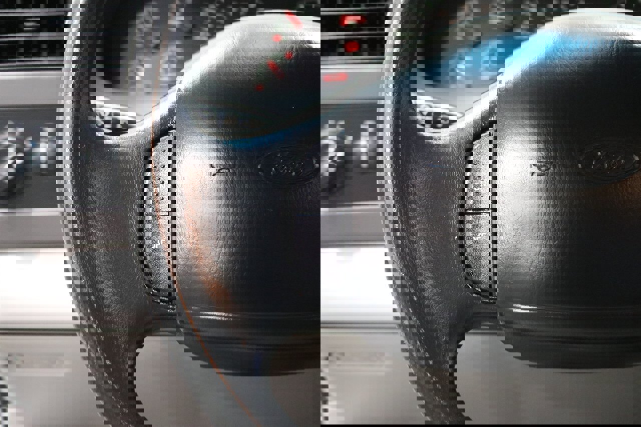 Used 2000 Ford F350 XLT image 82