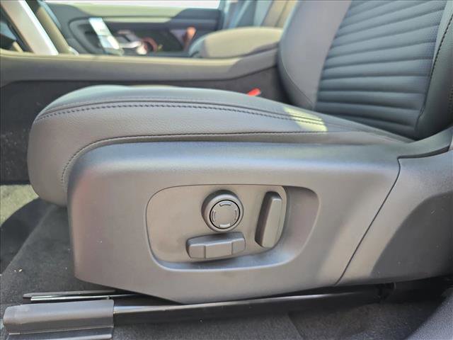 New 2025 Land Rover Discovery Sport S image 29