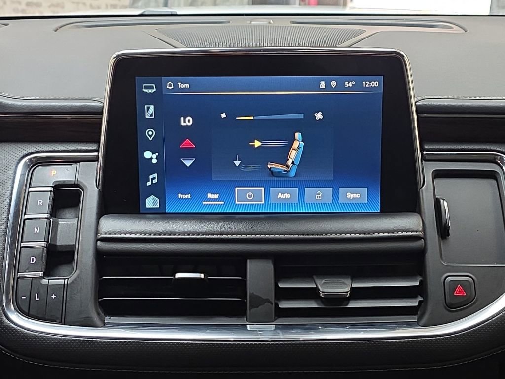 Used 2023 Chevrolet Suburban Premier image 21