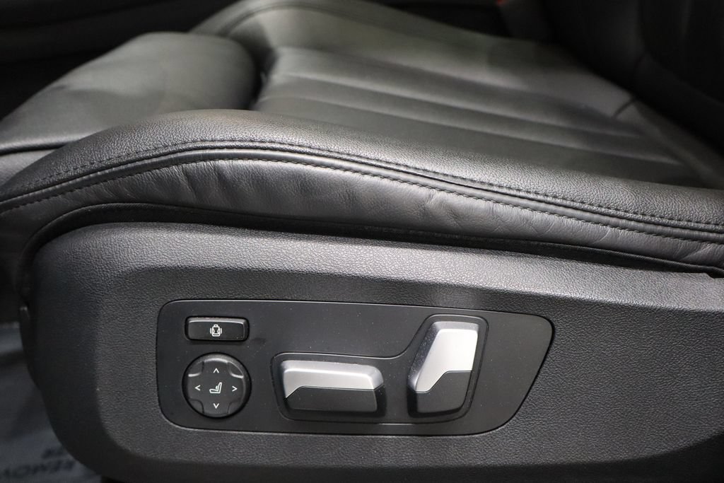 Used 2022 BMW X7 xDrive40i w/ Cold Weather Package AWD/4WD image 25