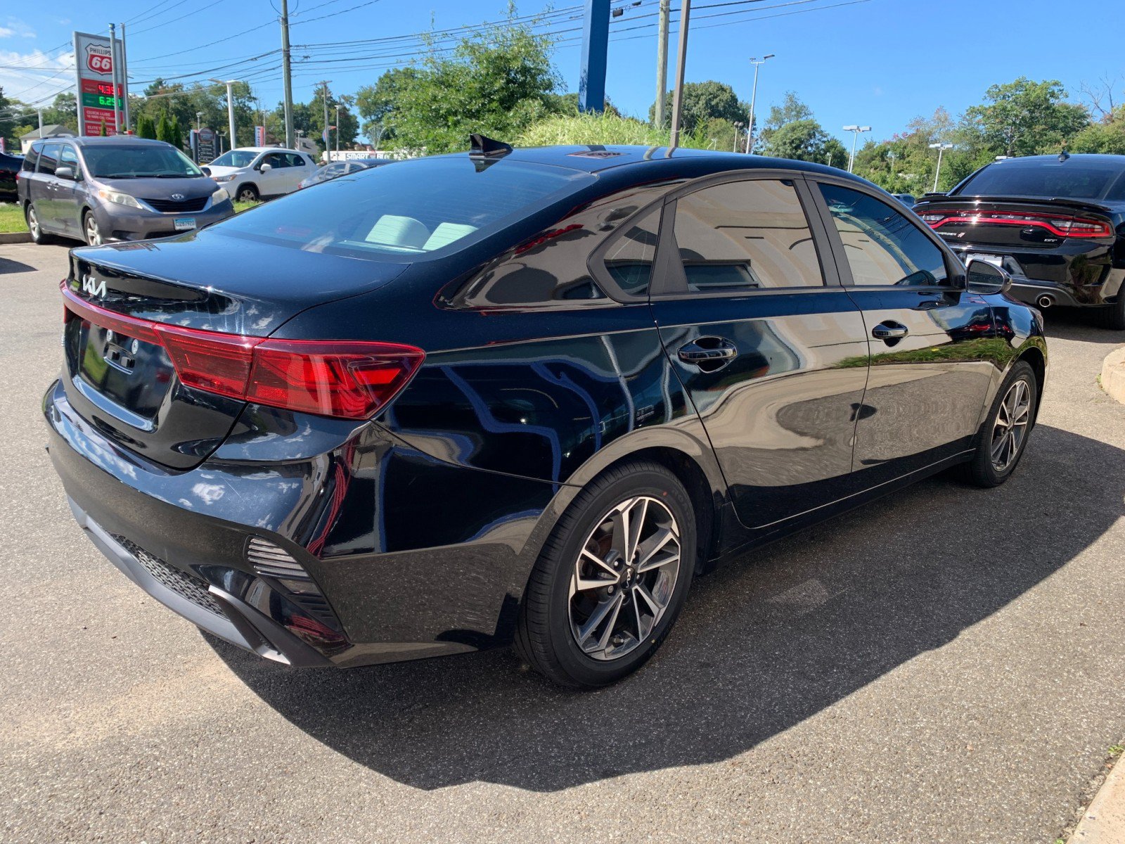 Used 2023 Kia Forte LXS FWD image 7