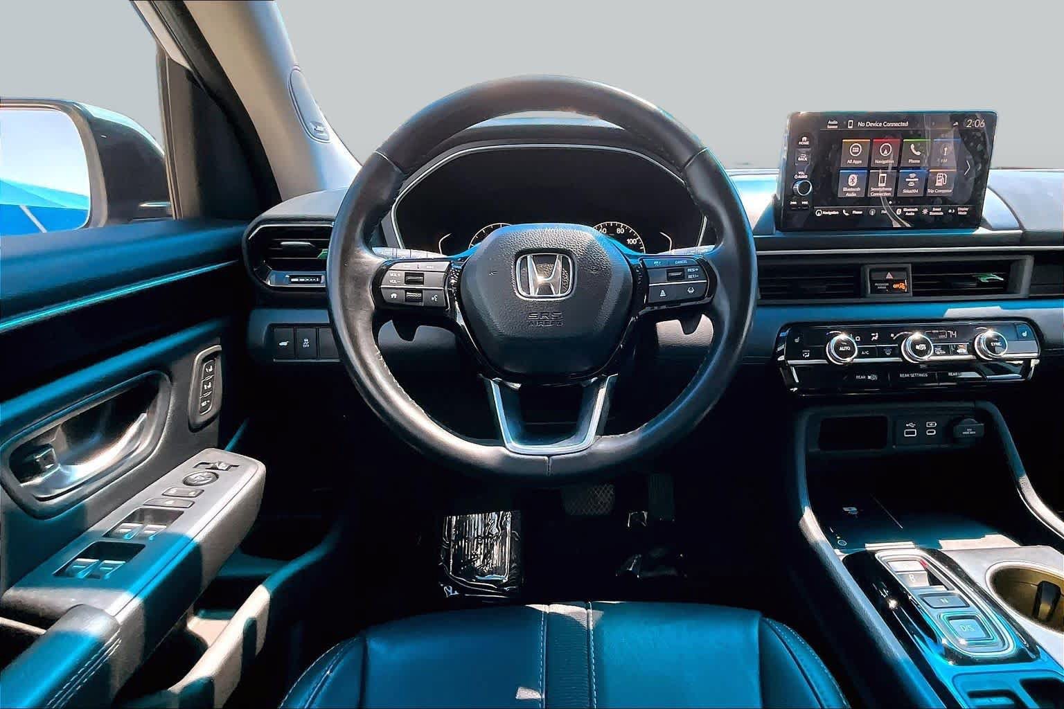 Used 2024 Honda Pilot Touring image 6