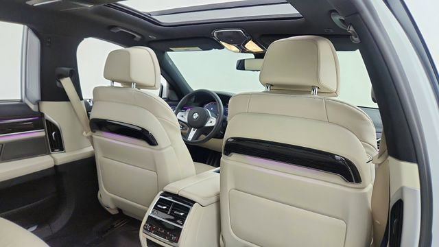Used 2022 BMW 740i w/ M Sport Package image 26
