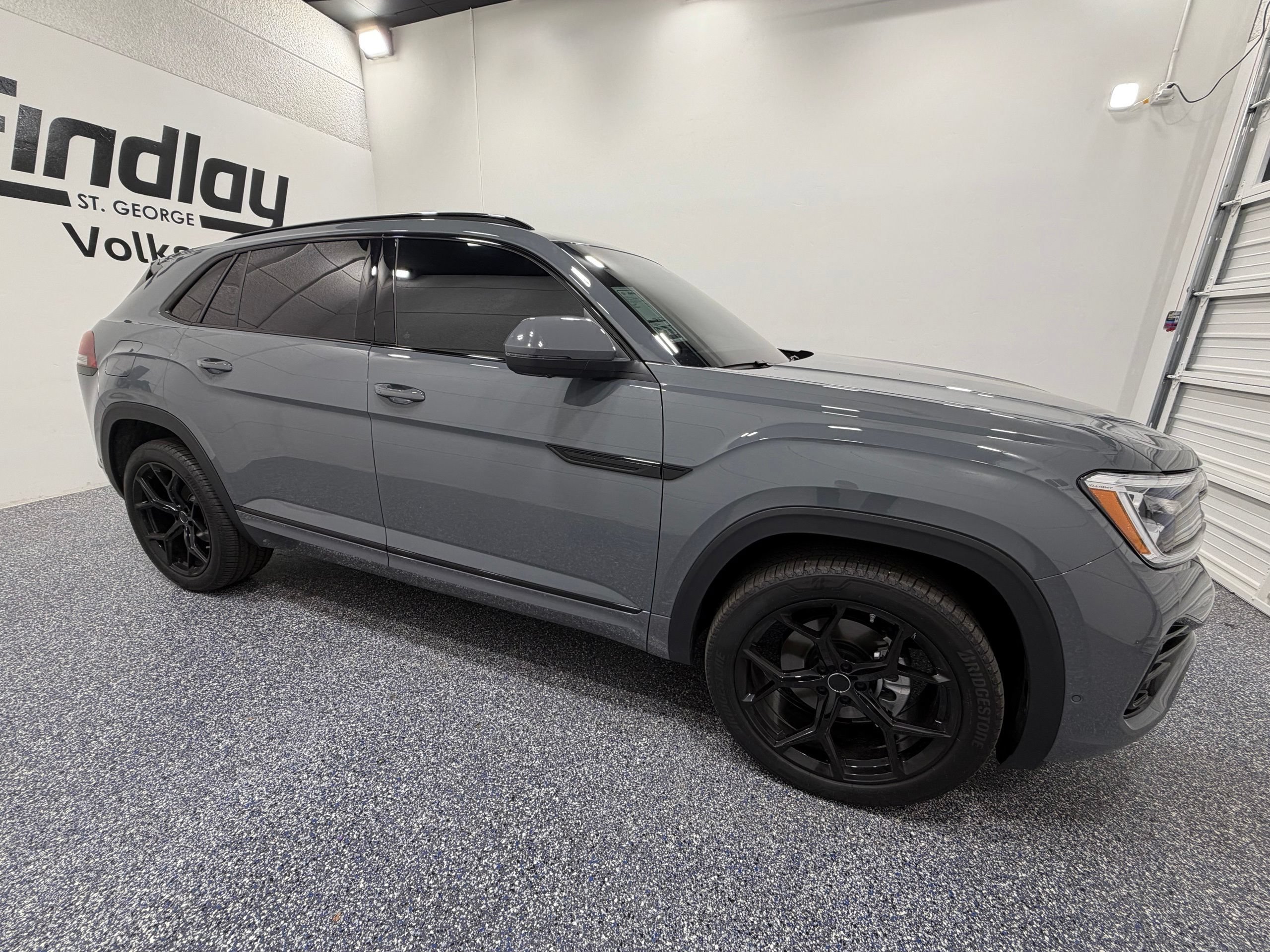 New 2026 Volkswagen Atlas Cross Sport SEL Premium R-Line AWD/4WD image 9