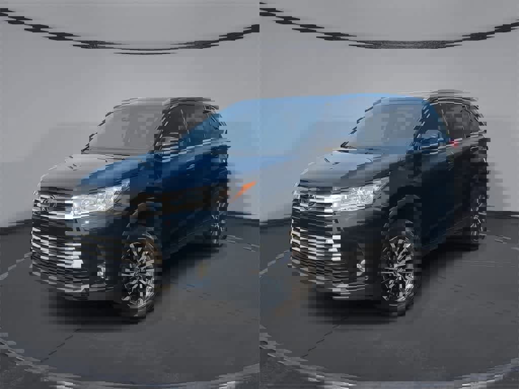 Used 2017 Toyota Highlander XLE