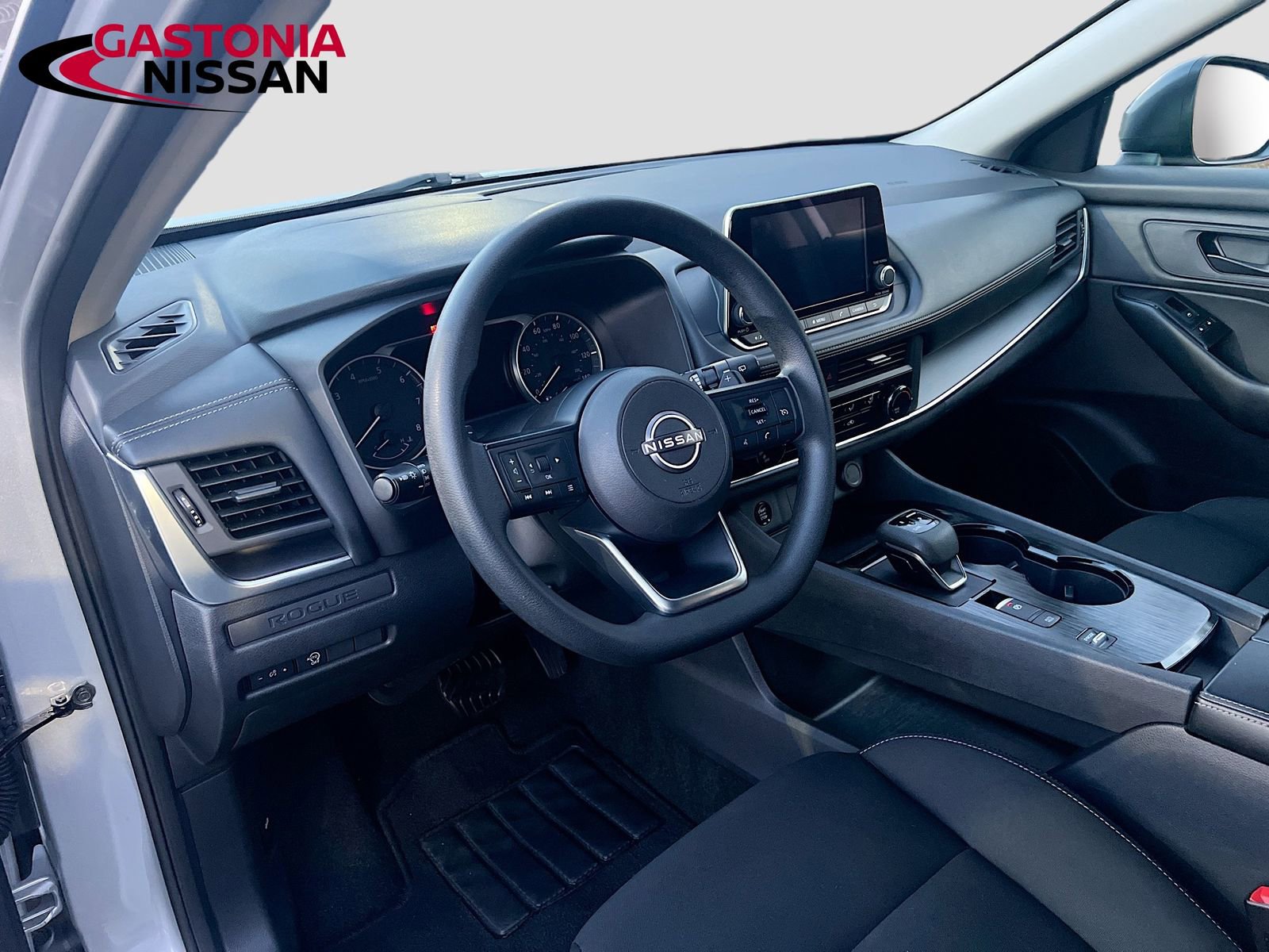 Used 2024 Nissan Rogue S image 11