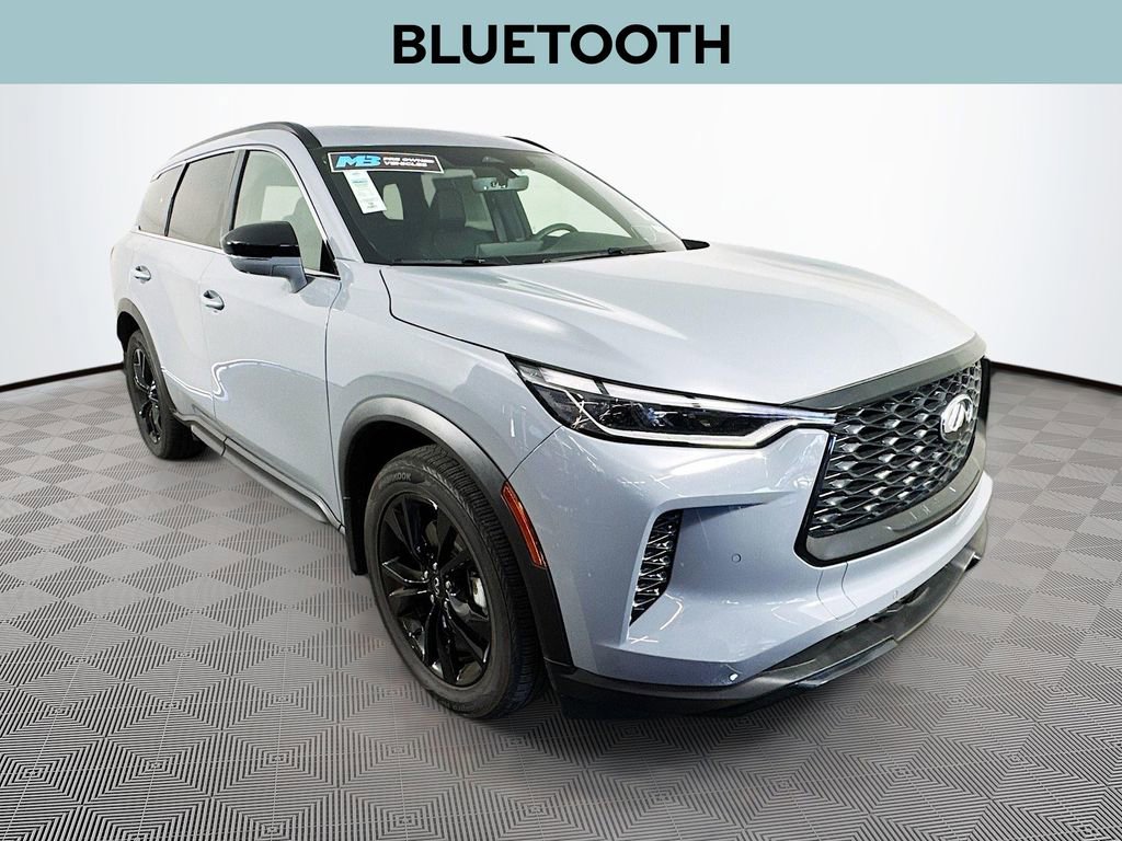 Certified 2025 INFINITI QX60 Luxe w/ Black Edition image 3