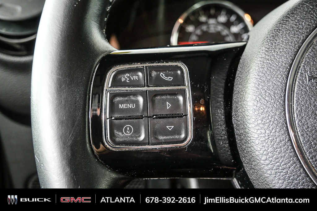 Used 2015 Jeep Wrangler Unlimited Sahara AWD/4WD image 10