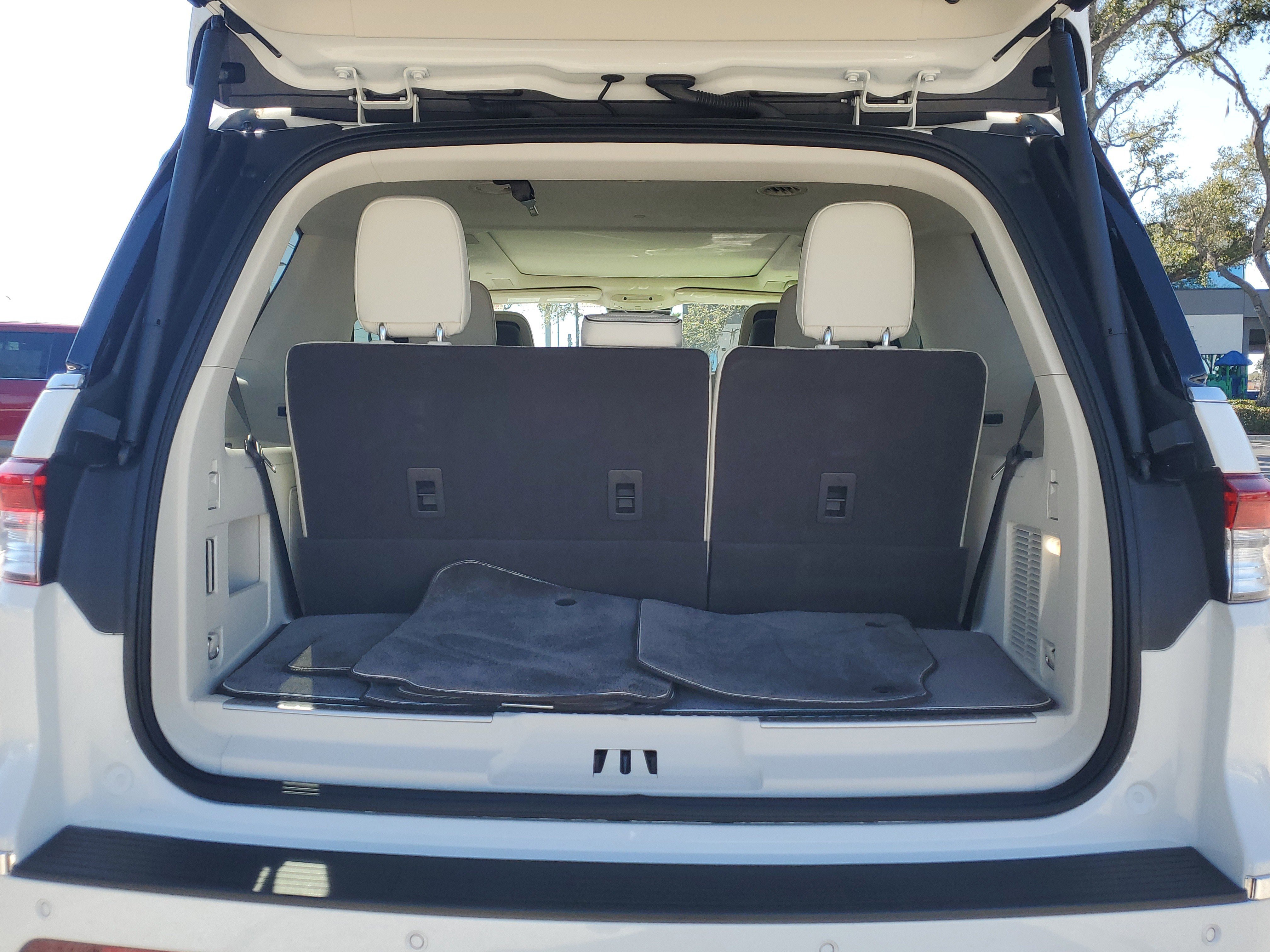 Used 2024 Lincoln Navigator Black Label image 9