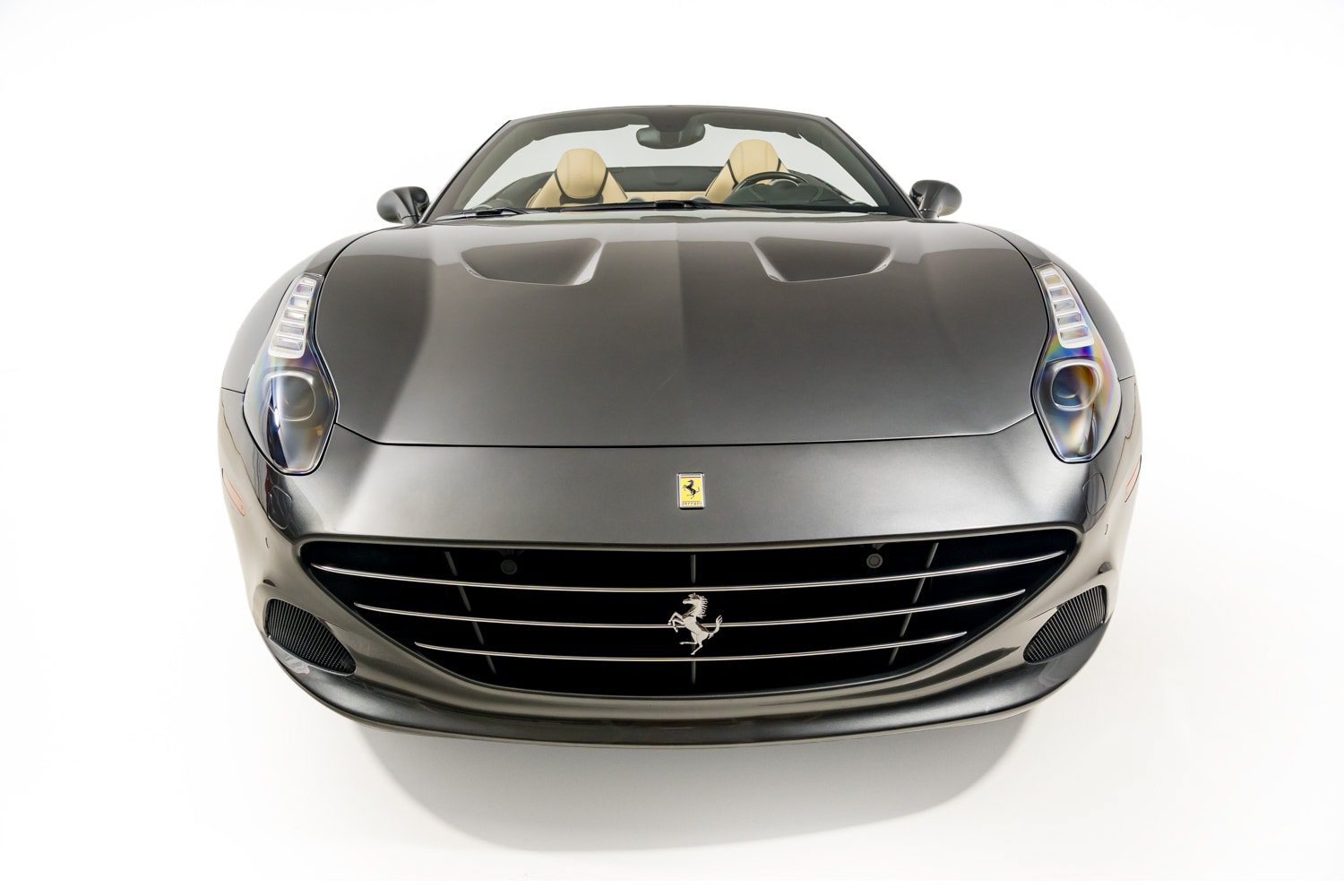 Used 2015 Ferrari California T RWD image 13