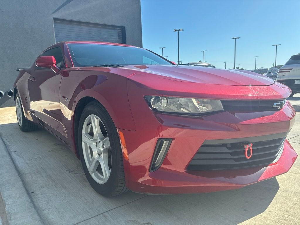 Used 2016 Chevrolet Camaro LT RWD image 3