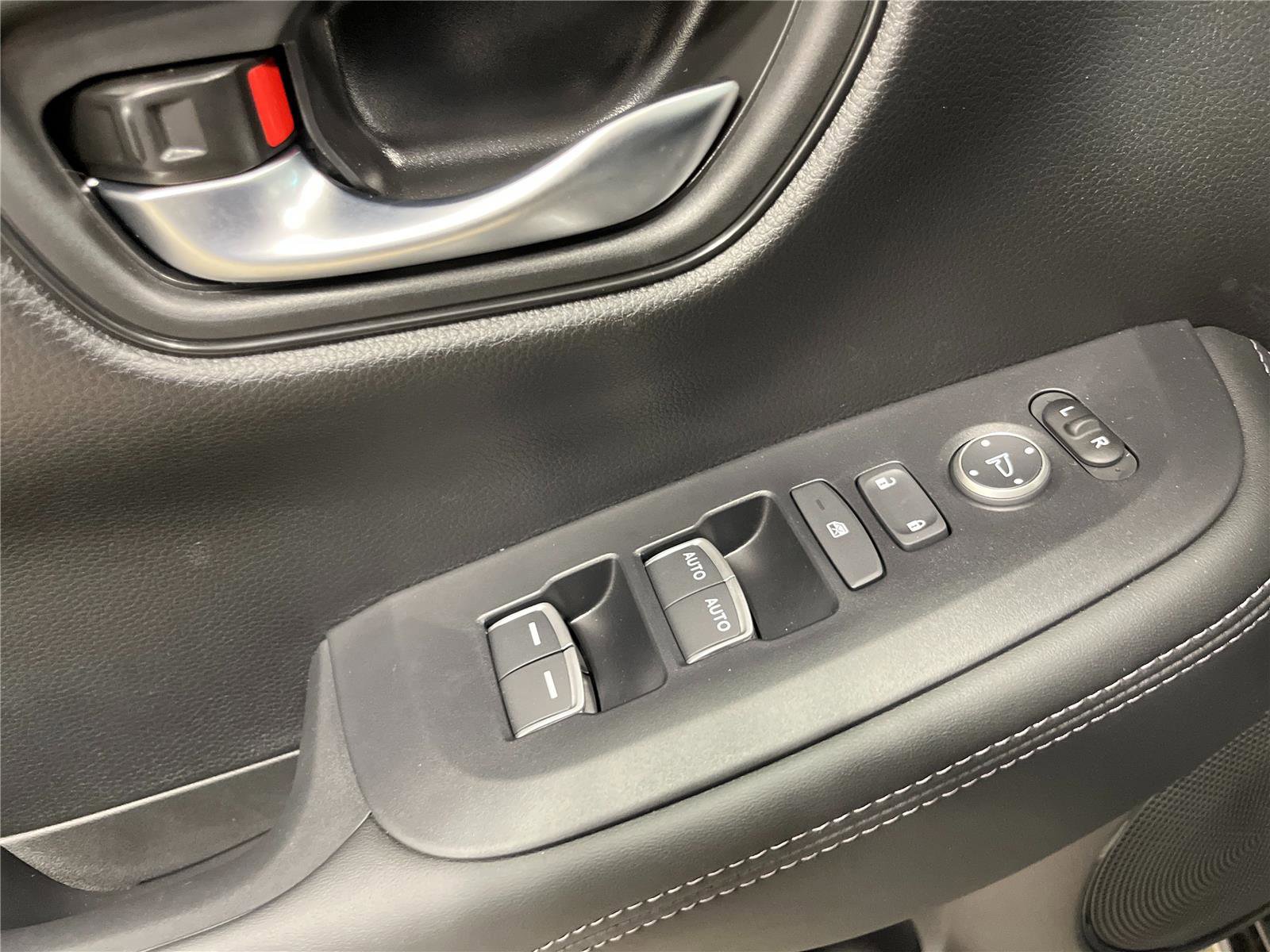 New 2026 Honda HR-V EX-L image 13