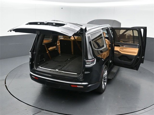 Used 2023 Jeep Grand Wagoneer Series III image 54