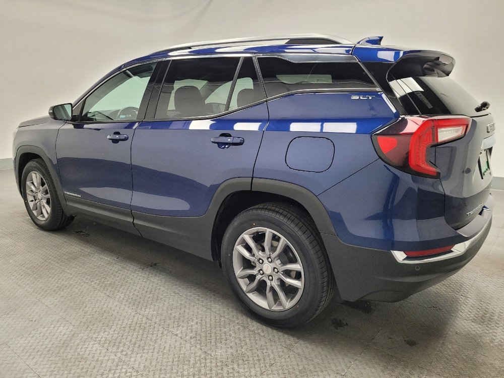 Used 2022 GMC Terrain SLT w/ Tech Package image 3