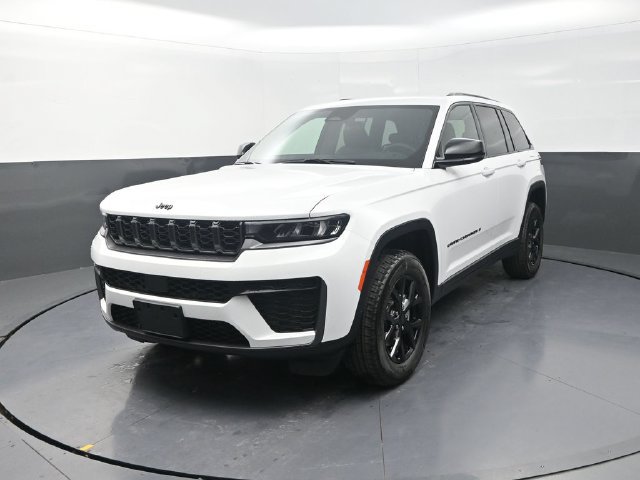 New 2026 Jeep Grand Cherokee Altitude AWD/4WD image 4