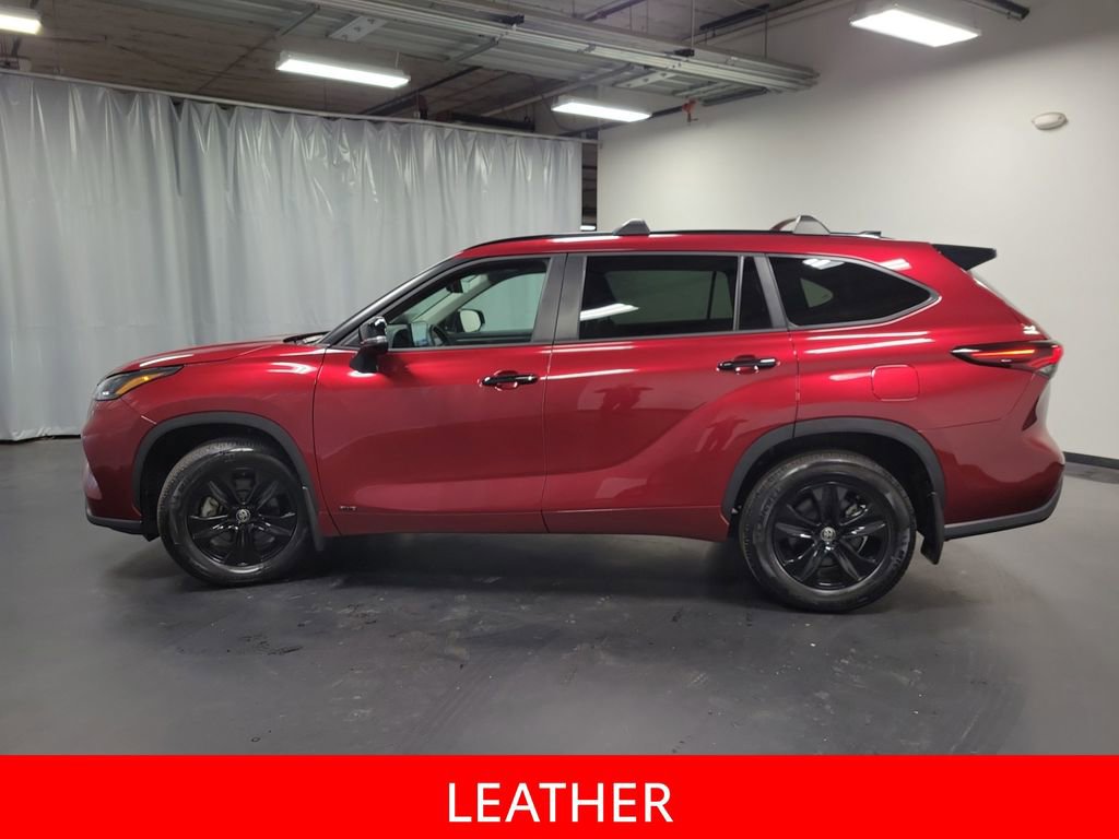 Used 2025 Toyota Highlander XLE image 5
