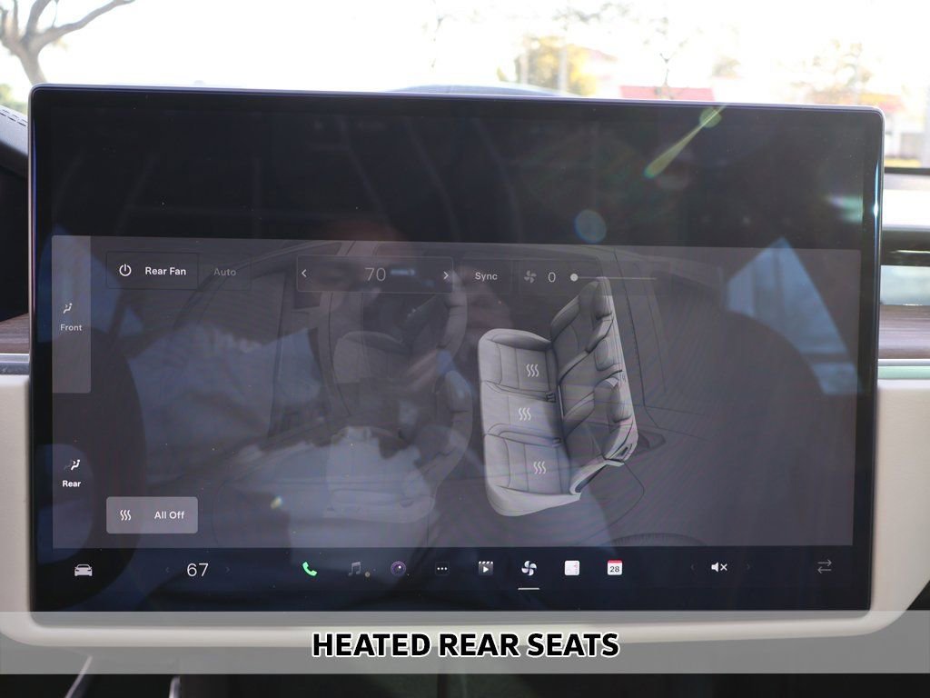 Used 2021 Tesla Model S Plaid image 8