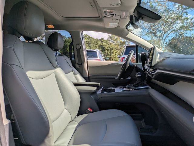 Used 2023 Toyota Sienna XLE image 29