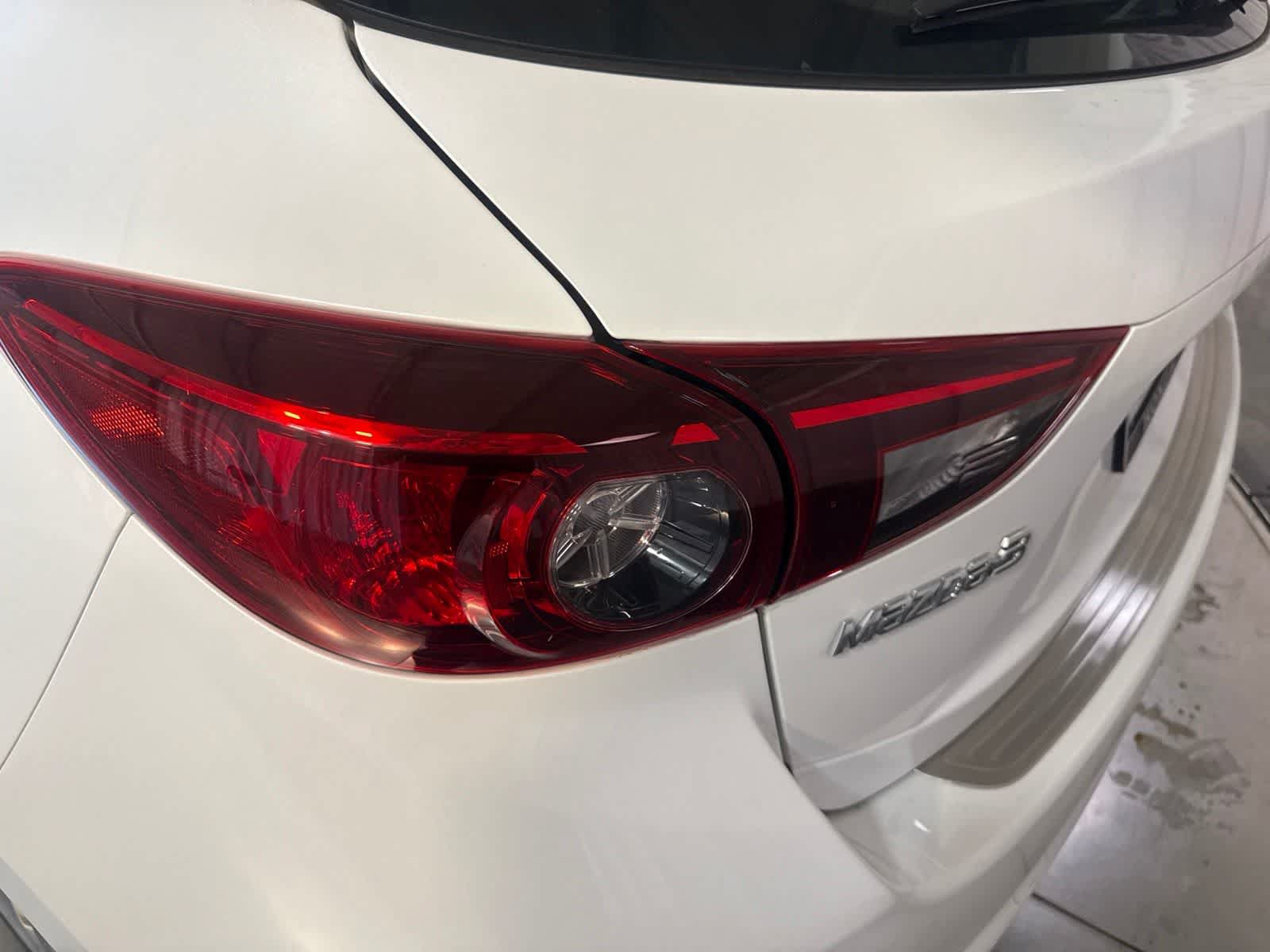 Used 2018 MAZDA MAZDA3 Touring FWD image 10