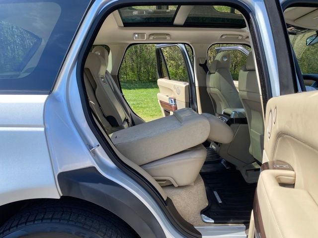 Used 2015 Land Rover Range Rover HSE image 38